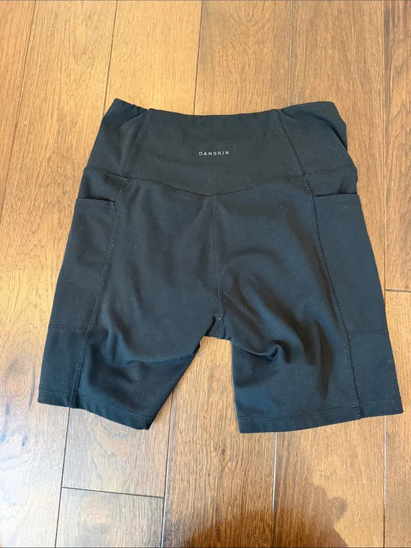 Danskin Black High-Rise 6” Bike Shorts with Side Pockets Size Small - C27-173 - Image 5