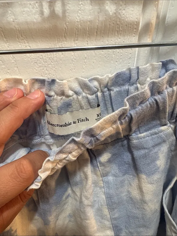 Abercrombie & Fitch Blue and White Tie-Dye Athletic Shorts - Image 3
