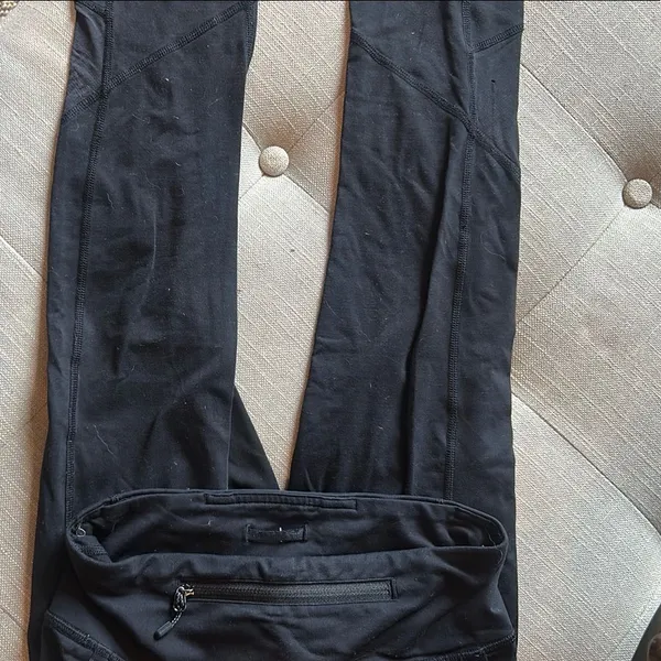 Lululemon Black Lightweight Workout Leggings Size 2 - Image 4