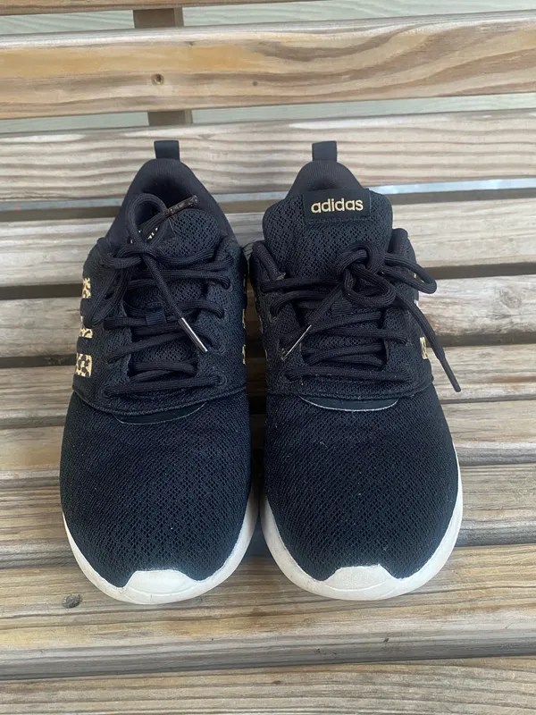 Women’s Cloudfoam Adidas 7.5 - Image 3