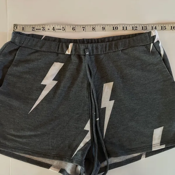 Leli"s Collection - Vanilla Sky Bolt Shorts - Size M - NEW With Tags.‎ - Image 6