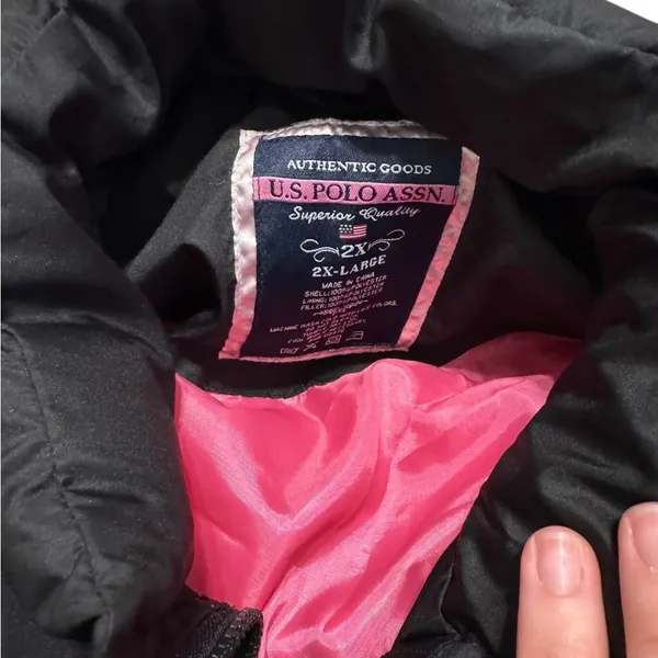 🖤 U.S. Polo Assn.‎ Black Puffer Vest 2XL w/ Hot Pink Lining 🖤 - Image 3
