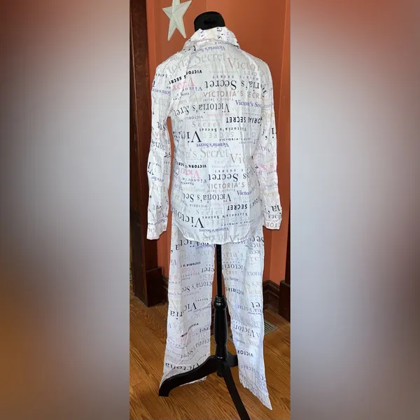 Vintage Victoria’s Secret button-up sleep set - Image 3