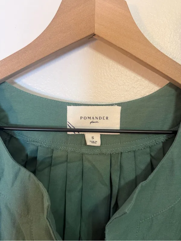 Pomander Place Tuckernuck Women's Finley Green Flutter Sleeve Dress - Image 3