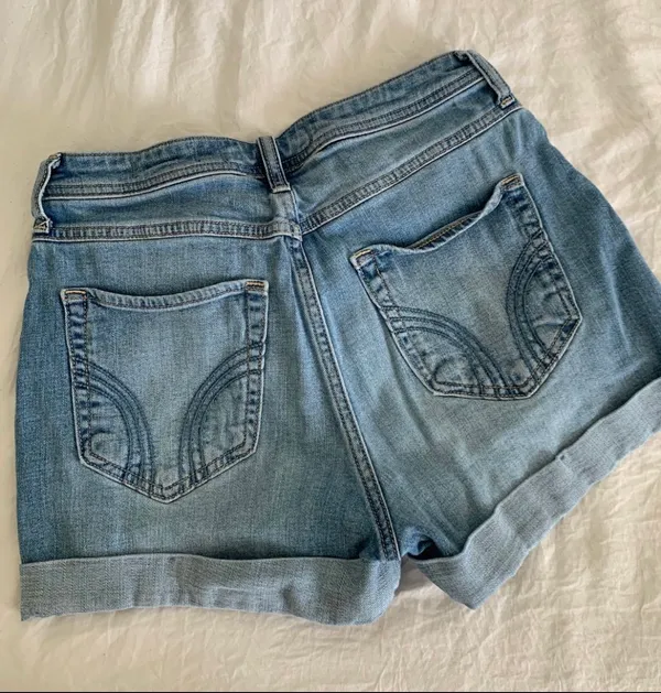 Hollister High Rise Boyfriend Shorts - Image 4