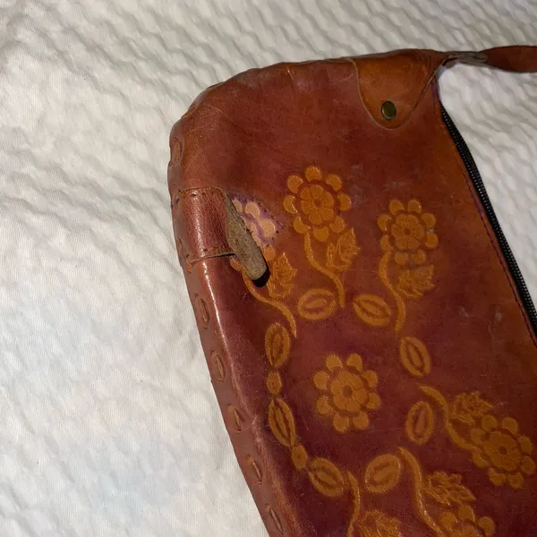 Vintage Floral Embossed Brown Leather Handbag - Image 5