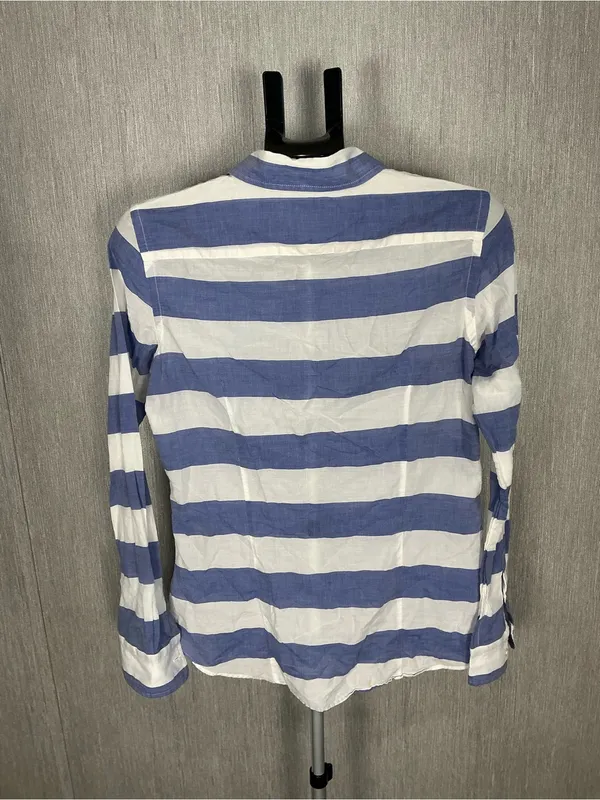 Banana Republic Blue and White Striped Soft Wash Shirt Size Medium - Image 6
