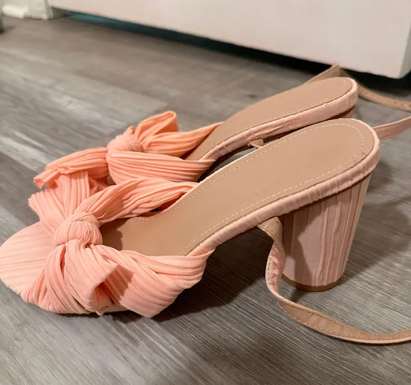 Pink bow heels Size 7.5 - Image 3