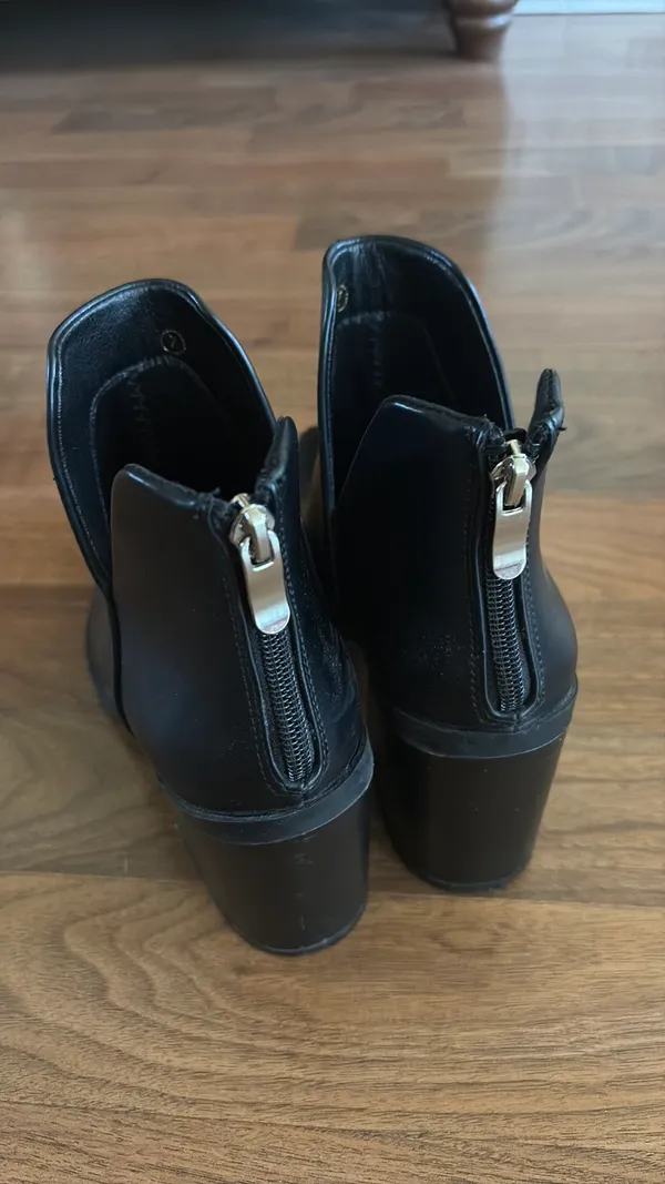 Black Boot Heels Size 7 - Image 3