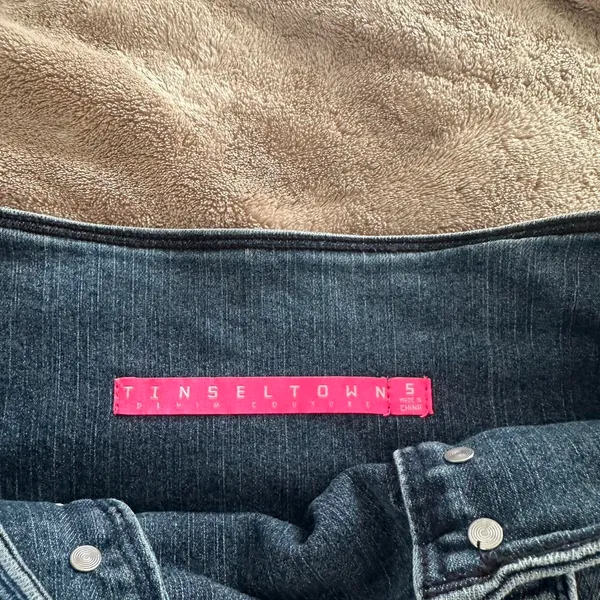 Tinseltown Y2K denim booty shorts - Image 4