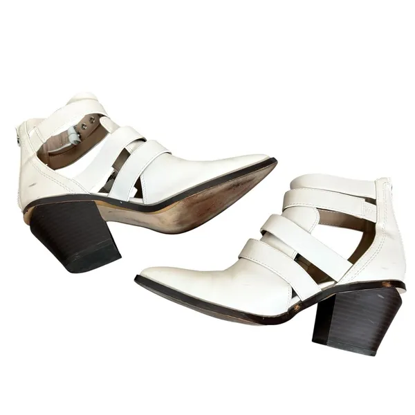 BCBGeneration Dani Pointed Toe Bootie Chunky Heels Size 7 White Buckle Straps - Image 6