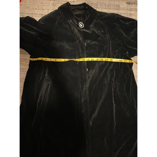 Vintage Black Velvet Opera Coat Womens M Belted Cameo Rhinestone Union Made USA - Image 5