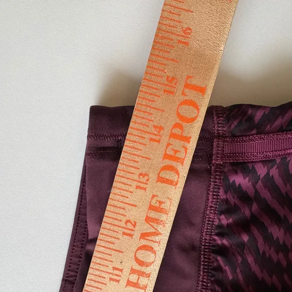 Lululemon‎ Athletic Skirt Women's Size 6 Burgundy Black Print Built In Shorts - Image 3