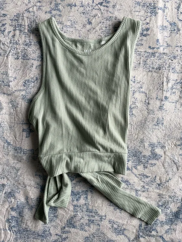 PacSun Light green crop top with tie in the back - Image 4