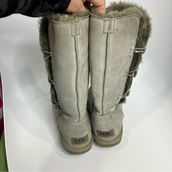 UGG Bailey triple button shearling boots size‎ 7 - Image 6