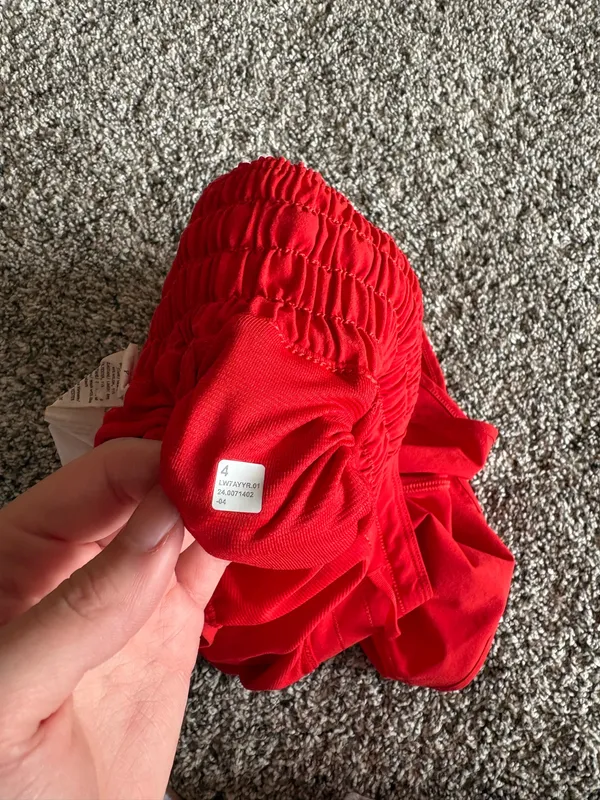 Red Lululemon Hotty Hot - Image 4
