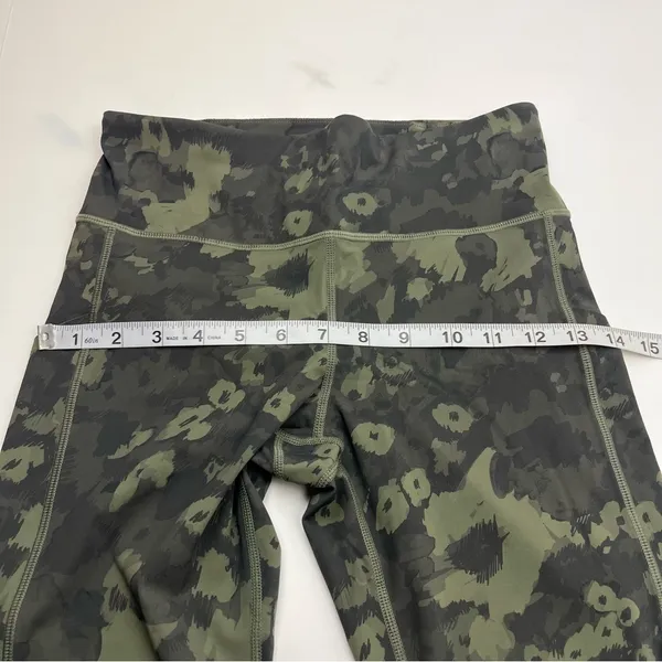 Vuori Stride Pocket Leggings‎ Size Small Green Camo Women’s High Waist VW429 - Image 7