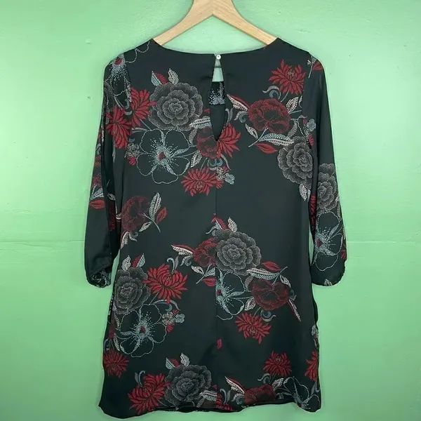 Maurices Floral Print Shift Dress Cold Shoulder size XS - Image 4