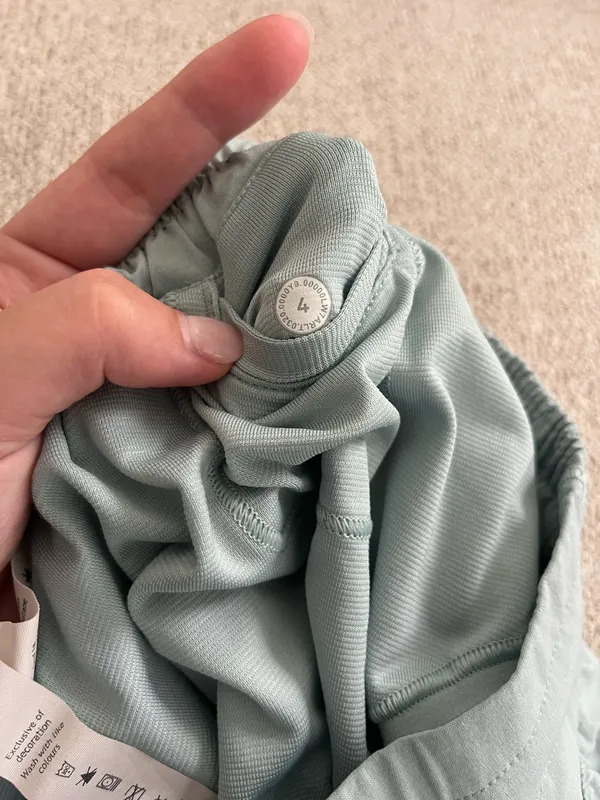 Lululemon Hotty Hot Shorts 4" - Image 5
