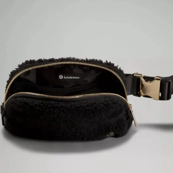 Lululemon Everywhere Belt Bag Black Fleece Sherpa with Gold Hardware 1L - Image 4