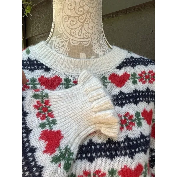 Loose Crew-Neck Wool-Blend Cropped Sweater Old Navy Large hearts Oversized - Image 6