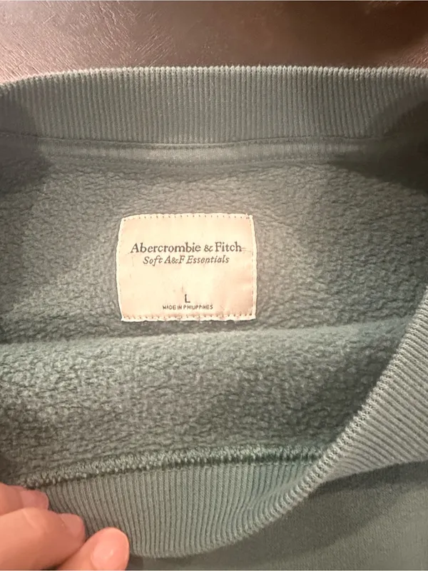 Abercrombie & Fitch Women's Crewneck Sweatshirt in Sage Green - Image 2