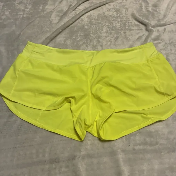 Lululemon Speed Up LR Short 2.5" Lined Neon Yellow Size 12 Athletic Breathable - Image 2