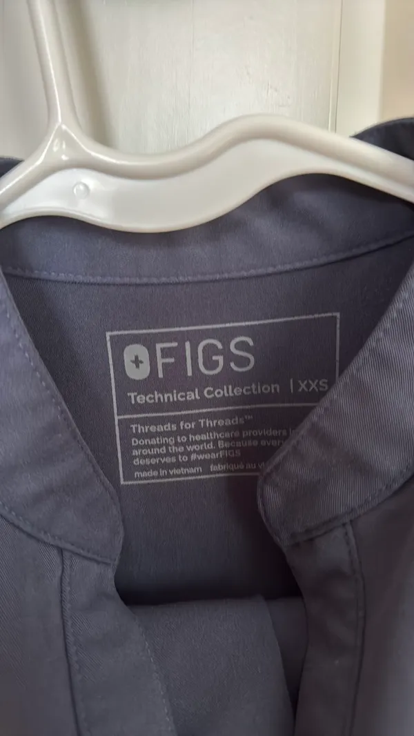 FIGS Scrubs Set - Image 3
