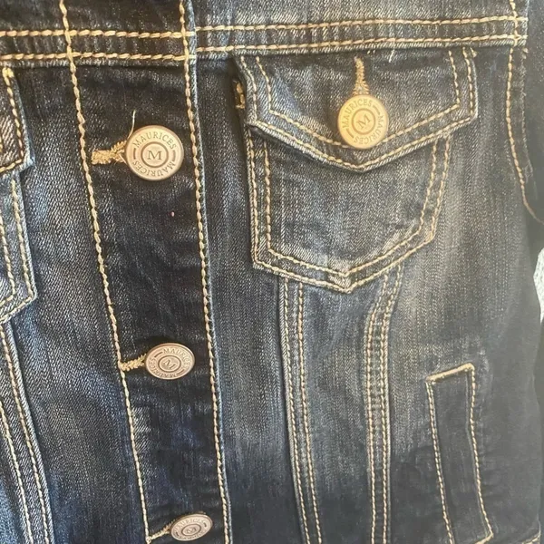 Maurices Dark Wash Short Button Up Jean Jacket Aztec‎ Embroidery Detail Size M - Image 4