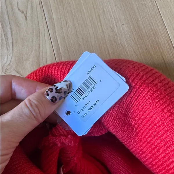 ALO Yoga Red Beanie - Image 3