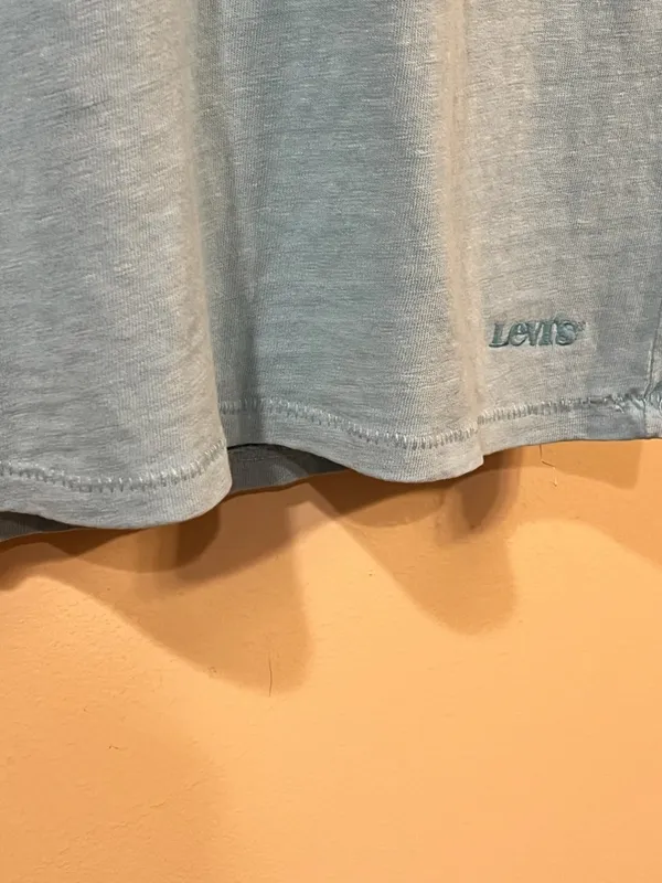 Levi's Women's Short Sleeve Light Blue Tee Shirt - Size Small - Image 8