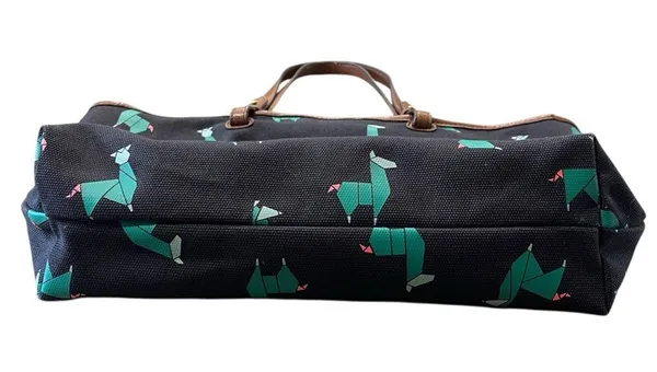 Fossil Origami Llama Tote Black Green Canvas Shoulder Bag Novelty - Image 4