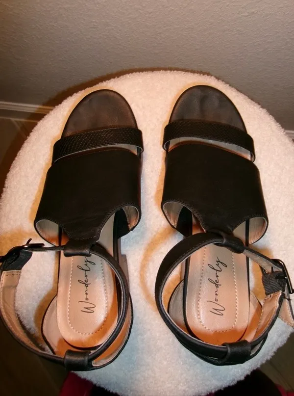 Wonderly Black Platform Ankle-Strap Sandals - Image 4
