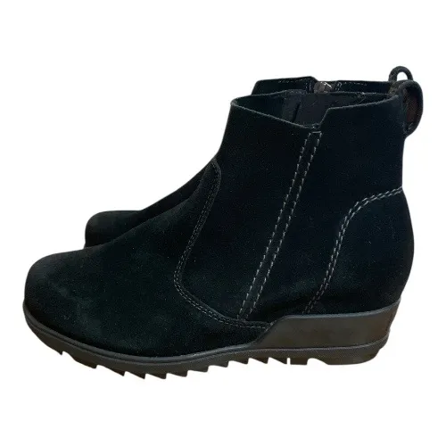 •Black Suede Ankle Boots - Image 4