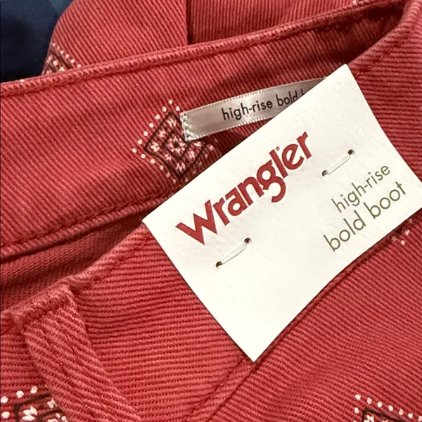 NWT Wrangler Women's High Rise Bold Boot Jean Diamond Bay 6/28X30 - Image 11