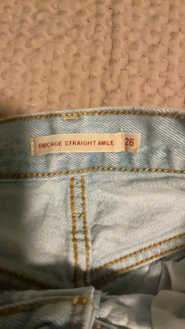 Light Wash Levi’s Jeans Straight High-Rise - Image 4