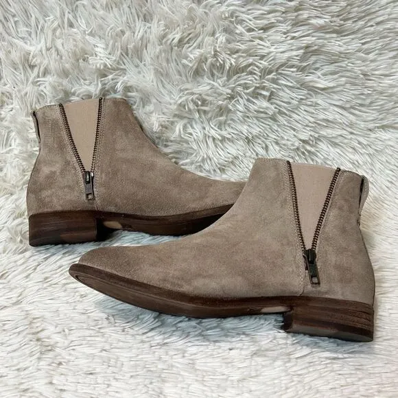 Frye‎ Carly Zip Chelsea Flat Boots Booties Ash Beige Suede Size 7.5 - Image 2