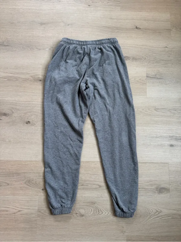 Gymshark gray logo cuffed jogger sweatpants size small - Image 4