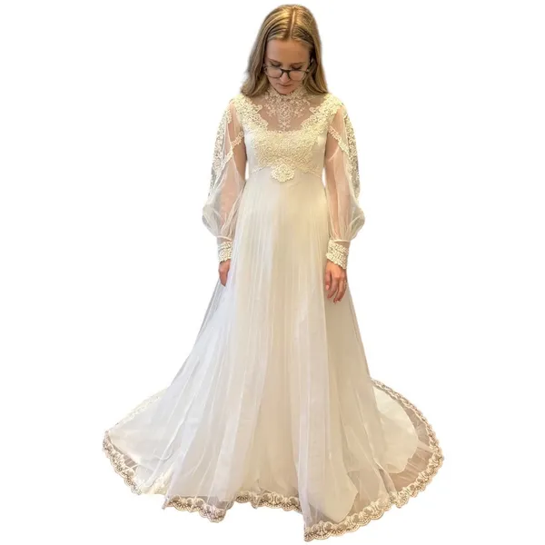 Vintage 1960s Lace Illusion High Neck Bridal Wedding Gown w/ Train XS - Image 16