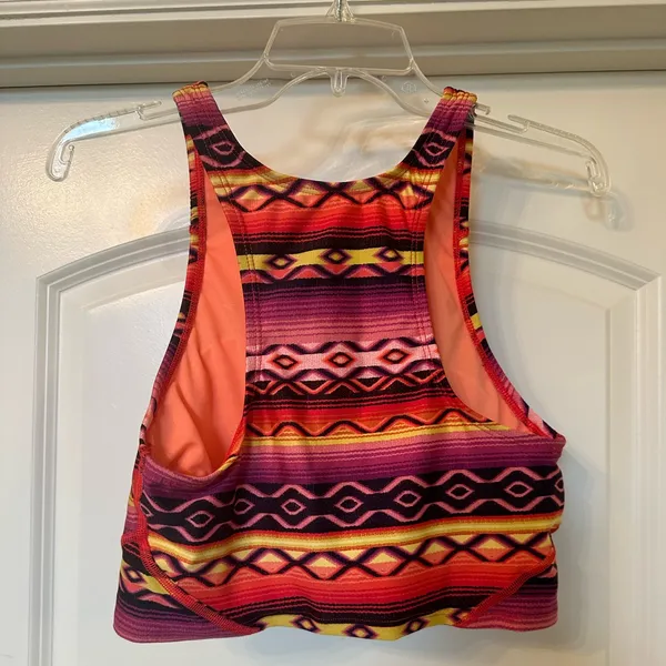 Gianni Bini - Tribal Pattern Activewear Crop Top - NEVER WORN! - Image 3