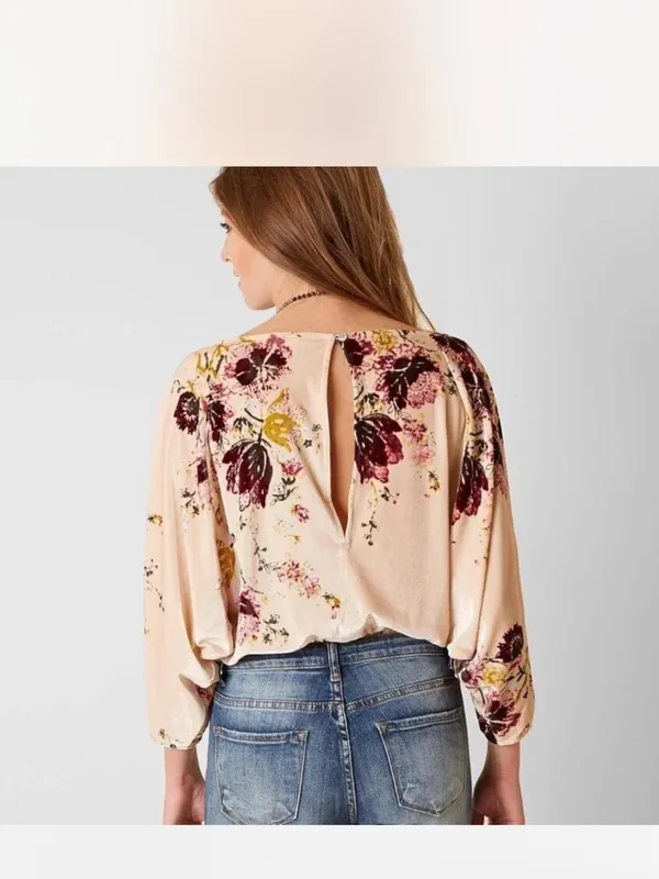 Free‎ People intimately Cream Floral dolman Sleeve bodysuit small - Image 3