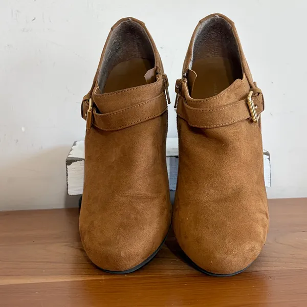 American Eagle Womens Cognac Faux Suede Buckle Ankle‎ Booties Block Heel Size 7 - Image 4