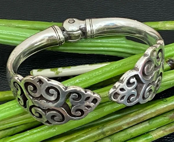 Vintage Retired BRIGHTON Filigree Hinged Cuff Bangle Bracelet 49.5g - Image 2