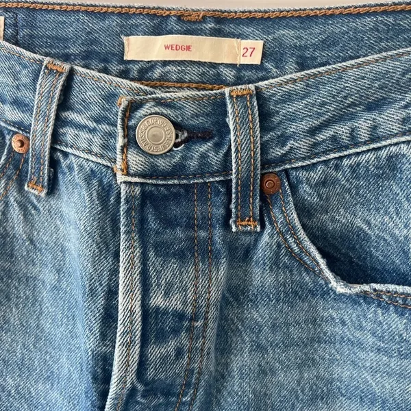 Levi’s Wedgie High Rise Straight Leg Jeans Size 27 Classic Vintage Fit EUC - Image 2
