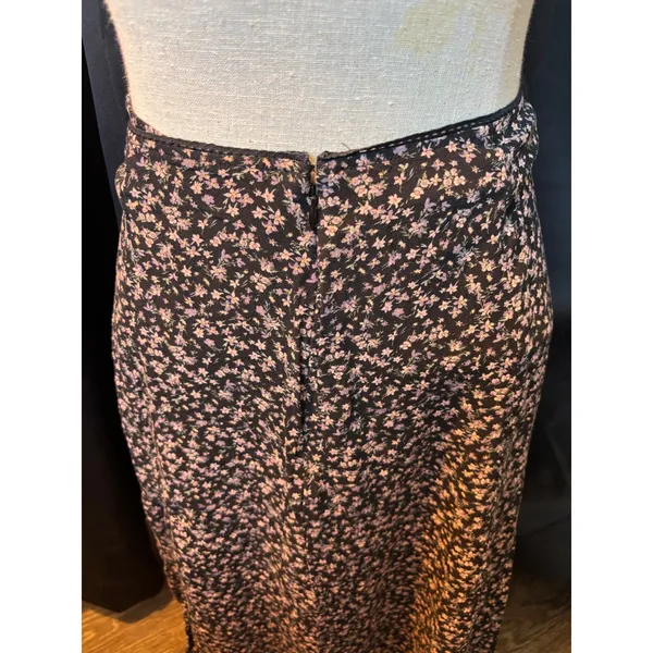 Arizona Jean‎ Co Black Ditsy Floral Midi Skirt Side Slit Rayon Size Medium - Image 3