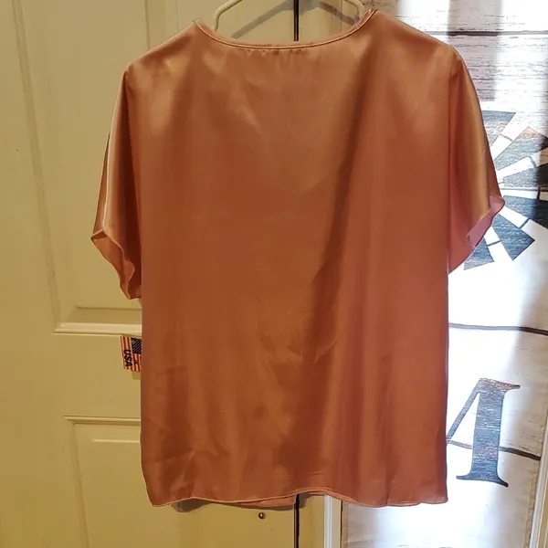 Chic Satin V - Image 5