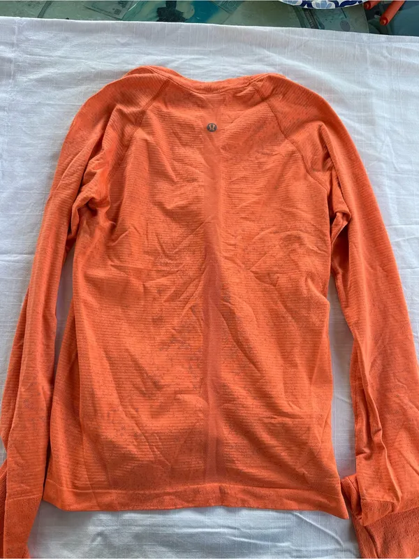 Lululemon Swiftly Tech Long Sleeve 2.0 Orange Size 4 - Image 4
