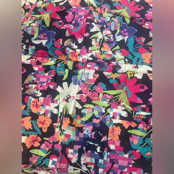 WonderWink Multicolor Floral V-Neck Scrub Top - Image 2