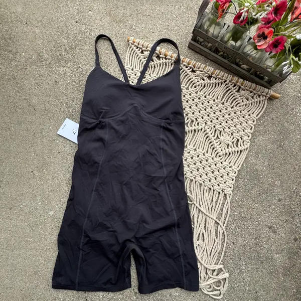 NWT  Black Strappy Bodysuit Size Medium - Image 3