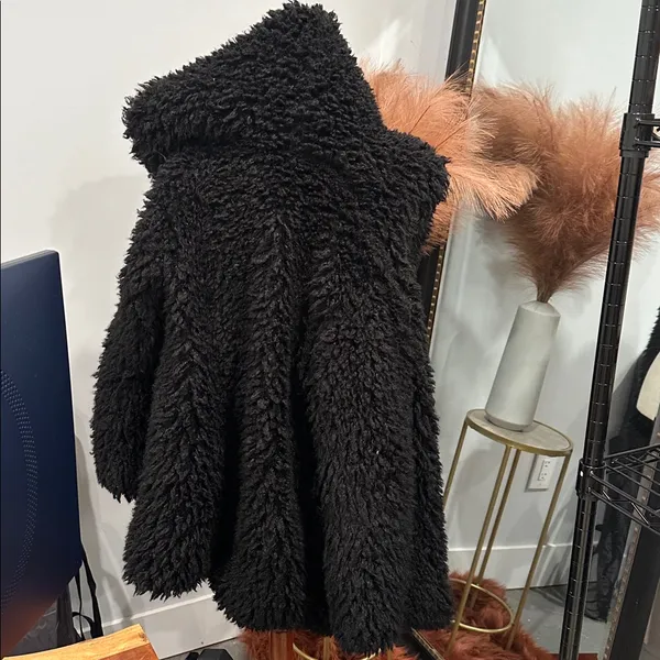 Women's Black Faux Fur Jacket size Small/Medium - Image 3